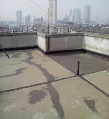 锡林郭勒盟漏水维修 楼顶漏水是什么原因，楼顶漏水维修方法是什么?